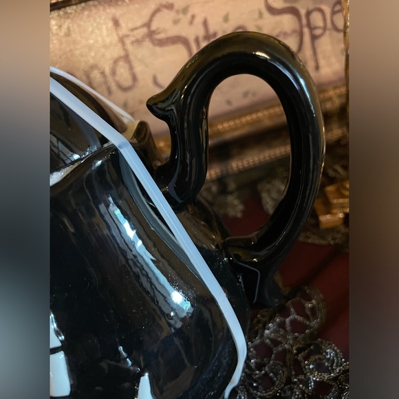 SPOOKY HOLLOW NWOT Halloween Black & White Skeleton Hand Teapot - Picture 4 of 13